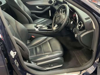 MERCEDES-BENZ C-CLASS 2.1 C220 Sport Bluetec Auto 4dr