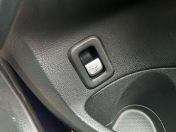 MERCEDES-BENZ C-CLASS 2.1 C220 Sport Bluetec Auto 4dr