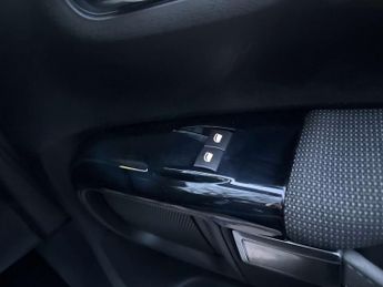 CITROEN C4 CACTUS 1.2 C4 Cactus Flair PureTech S/S Semi-Auto 5dr