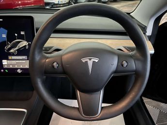 TESLA MODEL 3 Model 3 Standard Range + 4dr