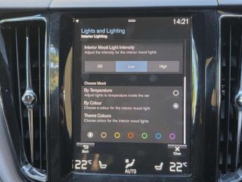 VOLVO XC60 2.0 XC60 R-Design T8 PHEV AWD Auto 4WD 5dr