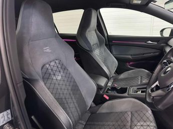 Volkswagen Golf 1.5 Golf R-Line eTSI Semi-Auto 5dr