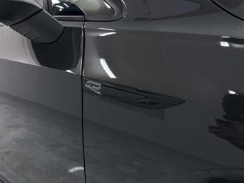 Volkswagen Golf 1.5 Golf R-Line eTSI Semi-Auto 5dr