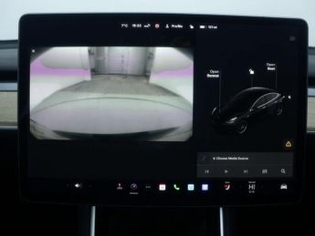 TESLA MODEL 3 Model 3 Standard Range + 4dr