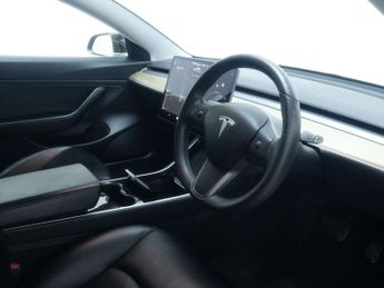 TESLA MODEL 3 Model 3 Standard Range + 4dr