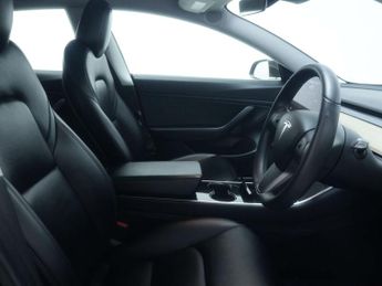 TESLA MODEL 3 Model 3 Standard Range + 4dr