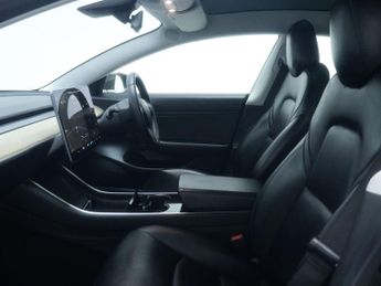 TESLA MODEL 3 Model 3 Standard Range + 4dr