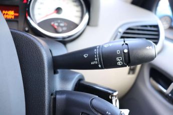 PEUGEOT 207 1.6 207 SE Premium Auto 5dr