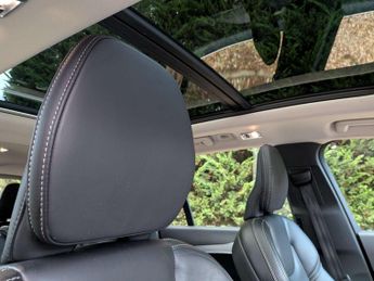 Volvo XC90 2.0 XC90 Momentum Pro T5 AWD Auto 4WD 5dr