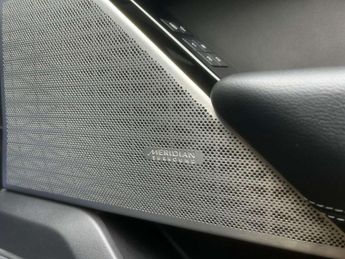 Land Rover RANGE ROVER VELAR 3.0 SD6 V6 SE