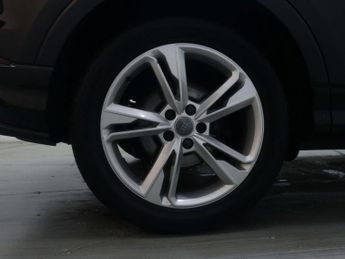AUDI Q3 1.5 Q3 S Line 35 TFSI Semi-Auto 5dr