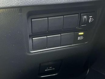 TOYOTA YARIS 1.5 Yaris Design HEV CVT 5dr