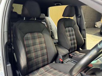VOLKSWAGEN GOLF 2.0 Golf GTi TSi Semi-Auto 5dr