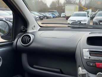 TOYOTA AYGO 1.0 Aygo+ VVT-i Semi-Auto 5dr