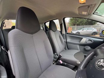 TOYOTA AYGO 1.0 Aygo+ VVT-i Semi-Auto 5dr