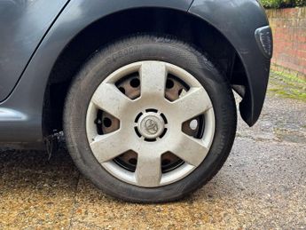 TOYOTA AYGO 1.0 Aygo+ VVT-i Semi-Auto 5dr