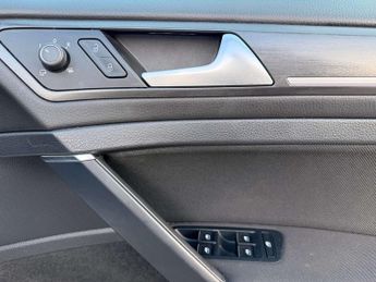 Volkswagen Golf 2.0 Golf GTi Performance TSi Semi-Auto 5dr