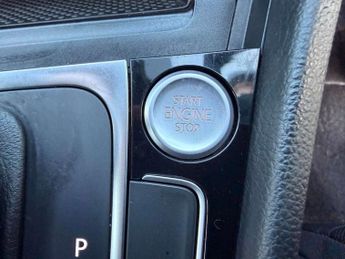 Volkswagen Golf 2.0 Golf GTi Performance TSi Semi-Auto 5dr
