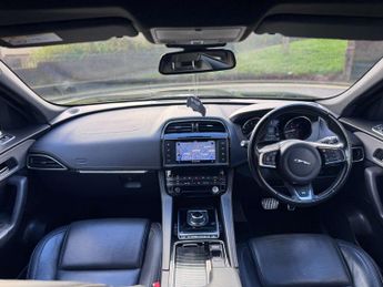 JAGUAR F-PACE 2.0 F-Pace R-Sport AWD D Auto 4WD 5dr