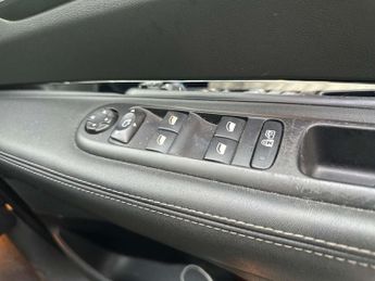 PEUGEOT 3008 2.0 3008 Allure HDi Auto 5dr