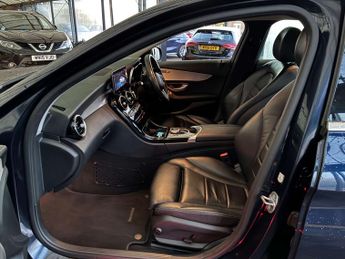 MERCEDES-BENZ C-CLASS 2.0 C 220 Sport D Auto 4dr