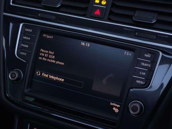 VOLKSWAGEN TIGUAN 2.0 Tiguan R-Line TDI BlueMotion Technology 4Motion Semi-Auto 4W