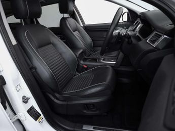 LAND ROVER DISCOVERY SPORT 2.0 Discovery Sport HSE Dynamic Luxury TD4 Auto 4WD 5dr