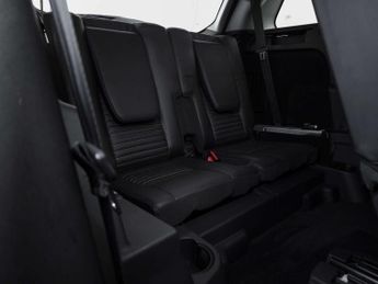 LAND ROVER DISCOVERY SPORT 2.0 Discovery Sport HSE Dynamic Luxury TD4 Auto 4WD 5dr