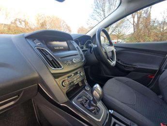 Ford FOCUS 1.6 Titanium Hatchback 5dr Petrol Powershift Euro 6 (125 ps)