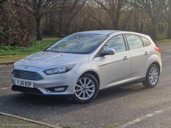 Ford FOCUS 1.6 Titanium Hatchback 5dr Petrol Powershift Euro 6 (125 ps)