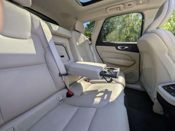 Volvo XC60 2.0 B5 MHEV Inscription Pro SUV 5dr Petrol Hybrid Auto AWD Euro 