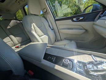 Volvo XC60 2.0 B5 MHEV Inscription Pro SUV 5dr Petrol Hybrid Auto AWD Euro 