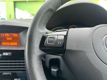 VAUXHALL ASTRA 1.8 Astra Design Auto 5dr