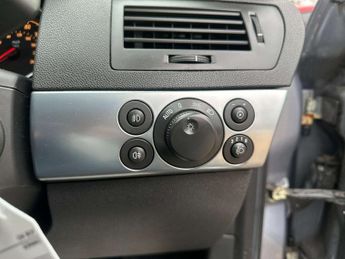 VAUXHALL ASTRA 1.8 Astra Design Auto 5dr