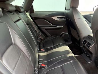 Jaguar F-PACE 2.0 F-Pace R-Sport AWD D Auto 4WD 5dr