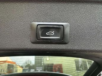 Audi A4 Avant 3.0 TDI V6 S line Estate 5dr Diesel S Tronic Euro 6 (s/s) (218 p