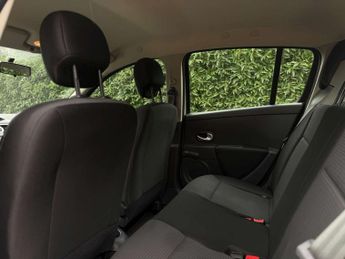 Renault Clio 1.1 Clio Expression+ 16V 5dr