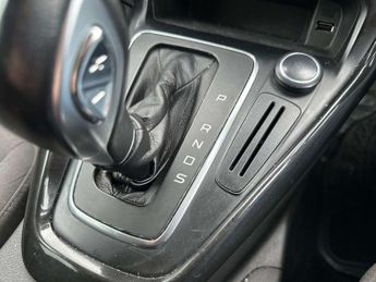 FORD FOCUS 1.6 Focus Titanium Auto 5dr