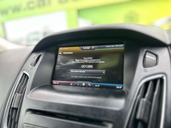 FORD FOCUS 1.6 Focus Titanium Auto 5dr