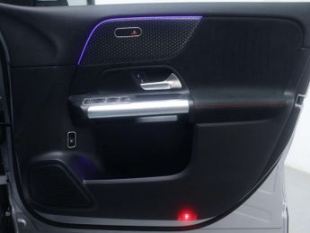 MERCEDES-BENZ EQA 250+ AMG LINE EXECUTIVE