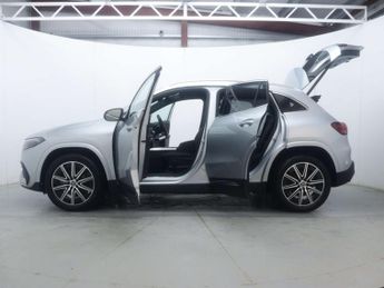 MERCEDES-BENZ EQA 250+ AMG LINE EXECUTIVE