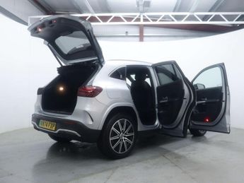 MERCEDES-BENZ EQA 250+ AMG LINE EXECUTIVE