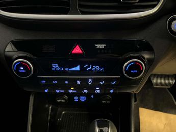HYUNDAI TUCSON 1.6 Tucson Premium 48v MHEV CRDi 2WD Semi-Auto 5dr