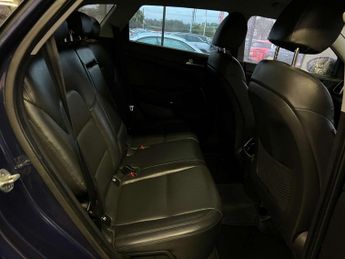 HYUNDAI TUCSON 1.6 Tucson Premium 48v MHEV CRDi 2WD Semi-Auto 5dr