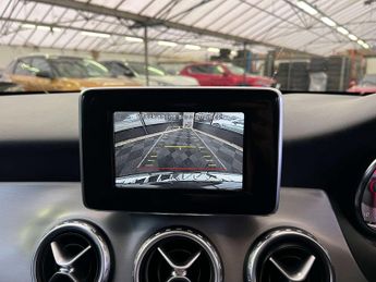 MERCEDES-BENZ GLA 2.1 GLA 220 AMG Line CDi 4Matic Auto 4WD 5dr