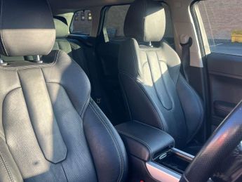 Land Rover RANGE ROVER EVOQUE 2.2 Range Rover Evoque Dynamic SD4 Auto 4WD 5dr