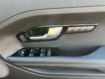 Land Rover RANGE ROVER EVOQUE 2.2 Range Rover Evoque Dynamic SD4 Auto 4WD 5dr