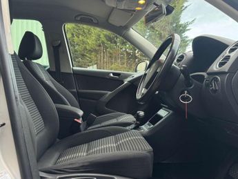 VOLKSWAGEN TIGUAN 2.0 Tiguan Sport TDI 4Motion 140 Auto 4WD 5dr