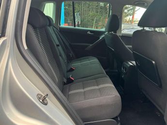 VOLKSWAGEN TIGUAN 2.0 Tiguan Sport TDI 4Motion 140 Auto 4WD 5dr