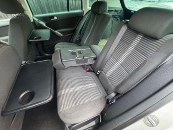 VOLKSWAGEN TIGUAN 2.0 Tiguan Sport TDI 4Motion 140 Auto 4WD 5dr